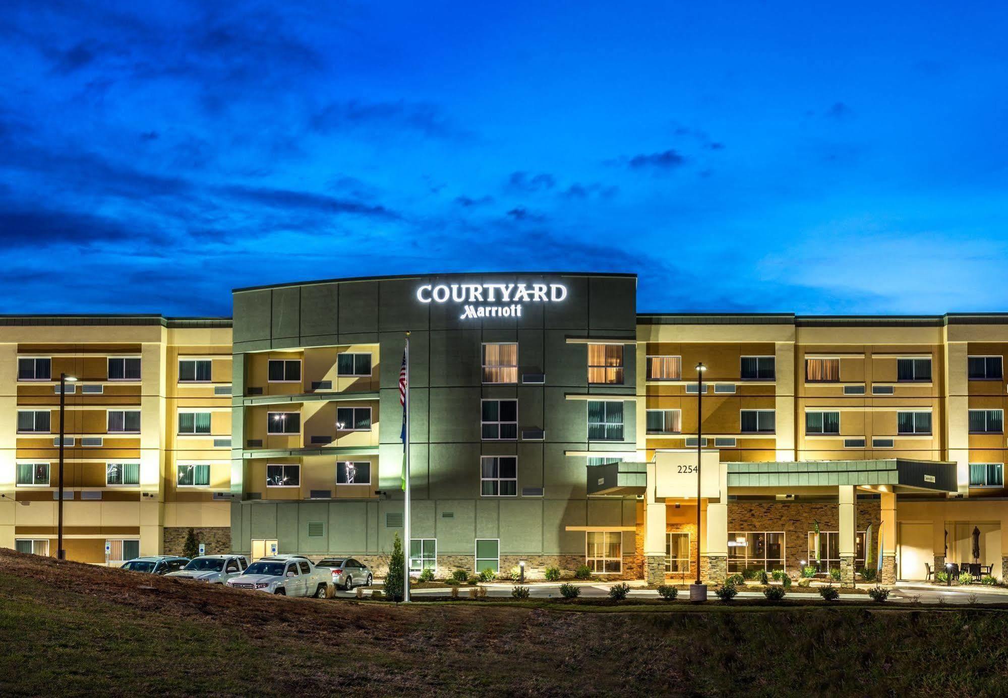 Courtyard By Marriott Somerset Ngoại thất bức ảnh